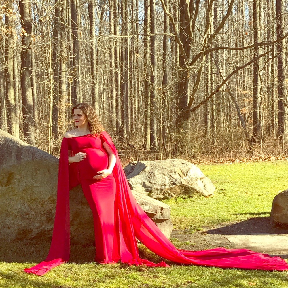 Red Maturnity Gown